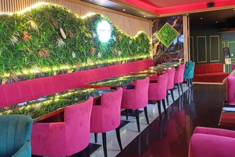 Espace chaleureux du restaurant ANAMOUR